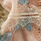 Robe moulante à manches courtes et col rond avec broderie papillon en maille 2968