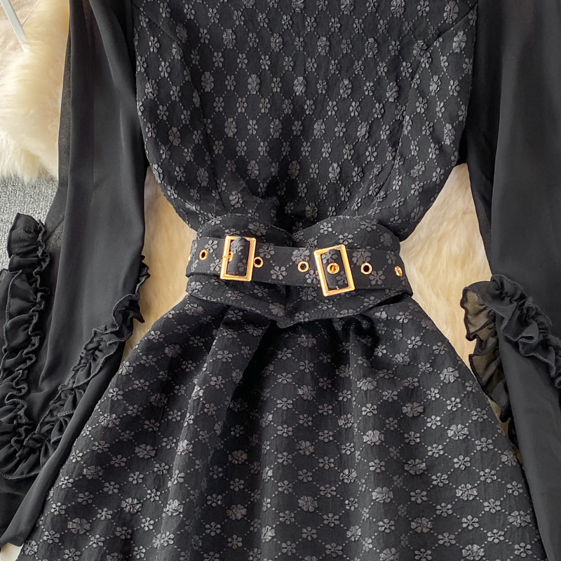 Robe à volants à col rond et taille haute 3003