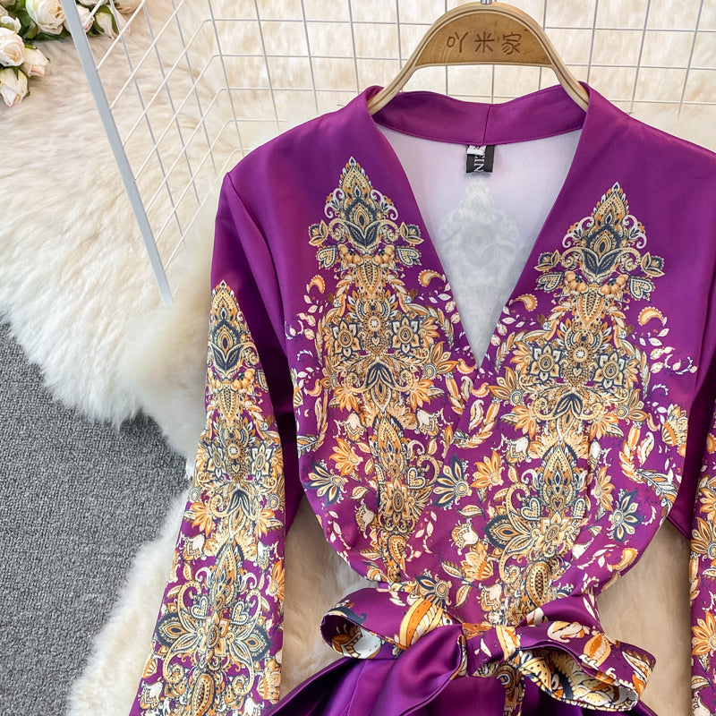 Robe à manches longues imprimée Court Vintage avec grande évasée 3382