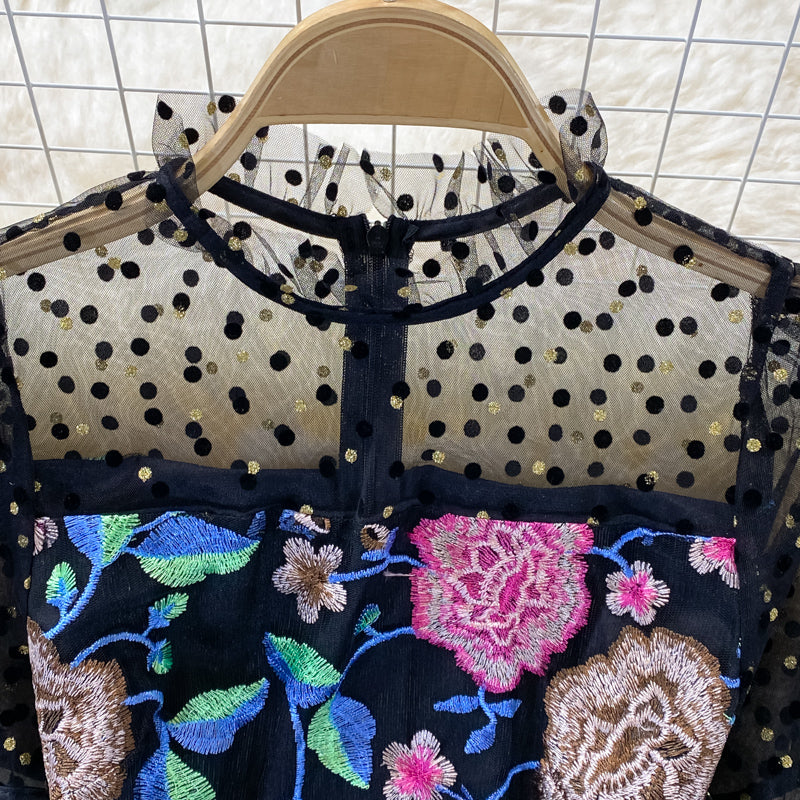 Robe portefeuille à coutures en maille et broderie industrielle lourde 3072