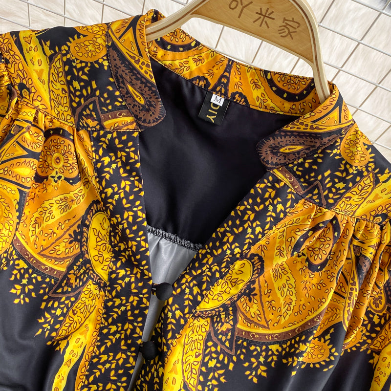 Leichtes Luxus-High-End-Retro-bedrucktes V-Ausschnitt-Blasenärmelkleid 3011