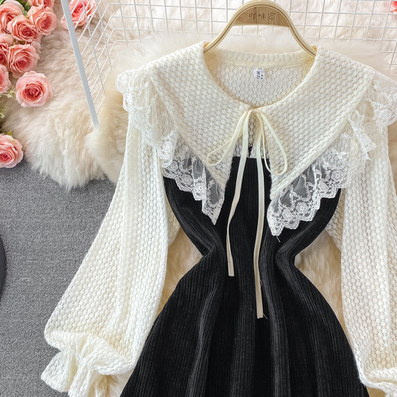 Robe en velours côtelé à col montant et coutures en dentelle 3262