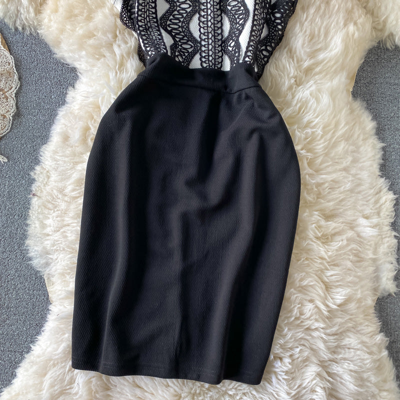 Robe portefeuille ajustée à empiècements en dentelle contrastants 2892