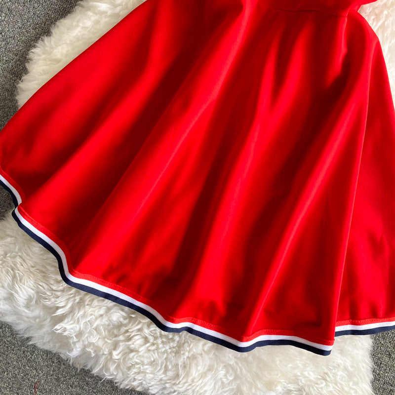 Robe sexy à manches courtes et col en V bleu marine avec poitrine ouverte 2840