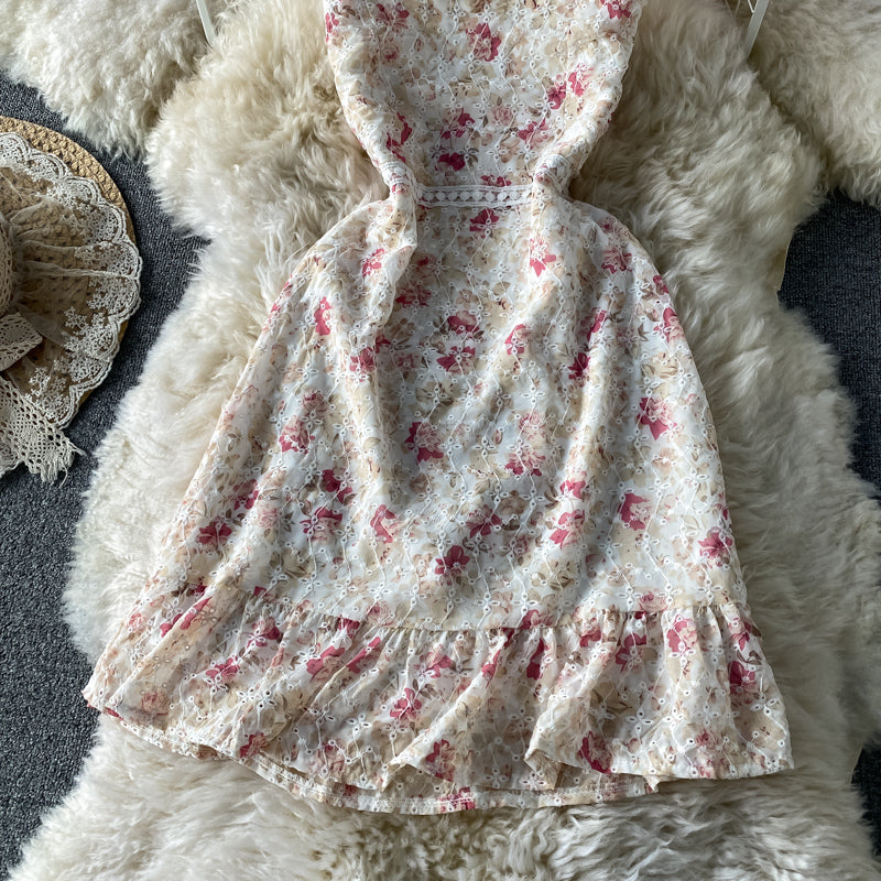 Robe fleurie brodée en dentelle avec bretelles 3313