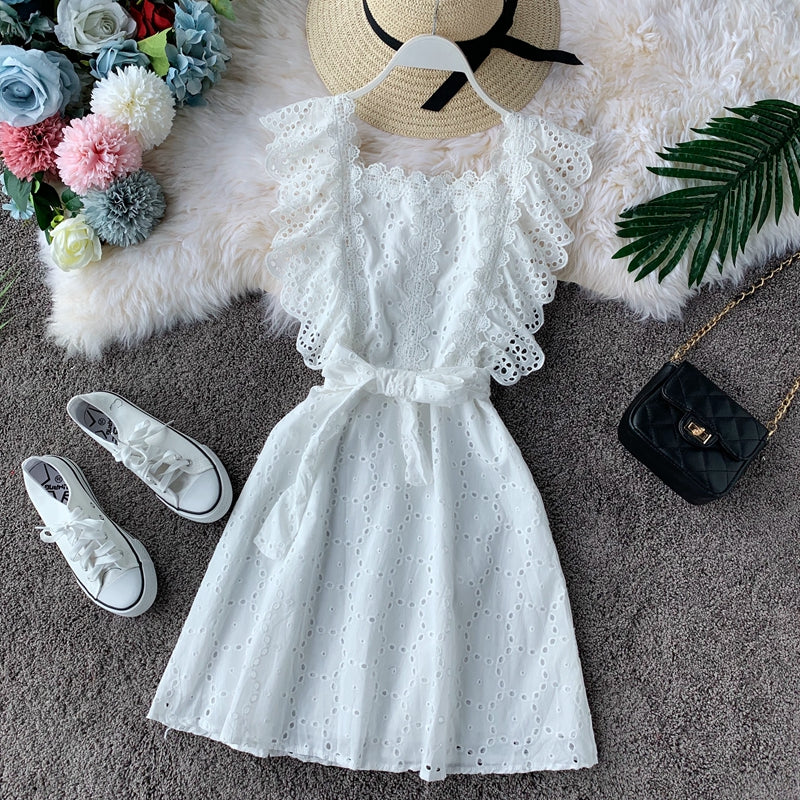 Robe moulante vintage en dentelle à col carré et taille haute 2827
