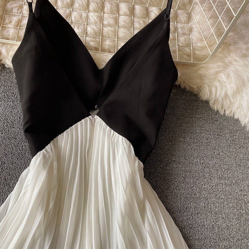 Suspender backless Pleated Dress super fairy big swing dress  2717