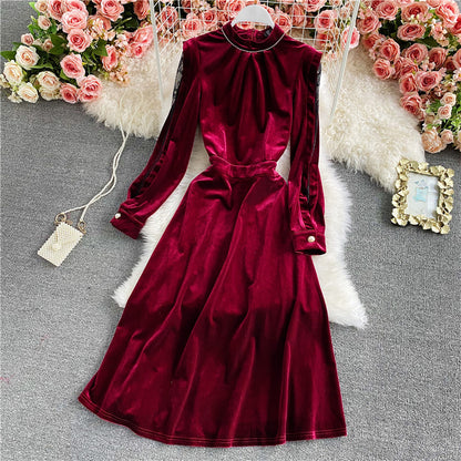 Robe trapèze en velours à épaules dénudées et col montant 3034