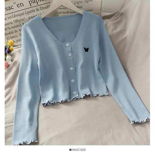 Pull col V ouvert avec broderie papillon 1739