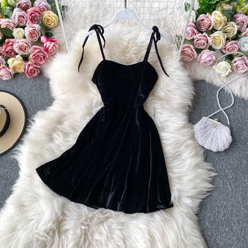Petite robe noire vintage Hepburn 2925