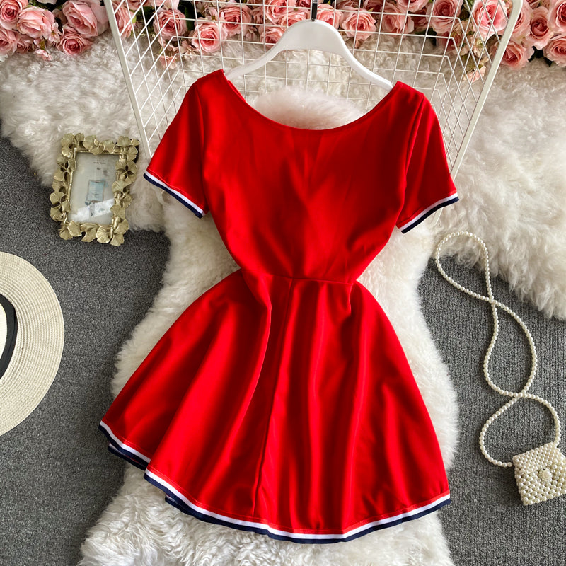 Robe sexy à manches courtes et col en V bleu marine avec poitrine ouverte 2840