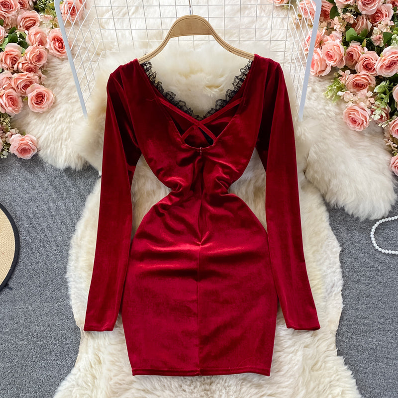 Robe sexy en velours avec décolleté en V profond et dentelle 3102