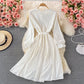 Robe plissée légère à taille fine et col montant 3242