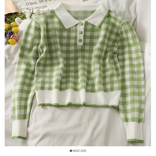 Tricot court slim à revers à carreaux avec coutures contrastées 2058