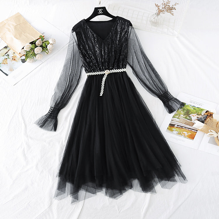 Women's dress with bottomed skirt shows thin temperament and gentle style  2375
