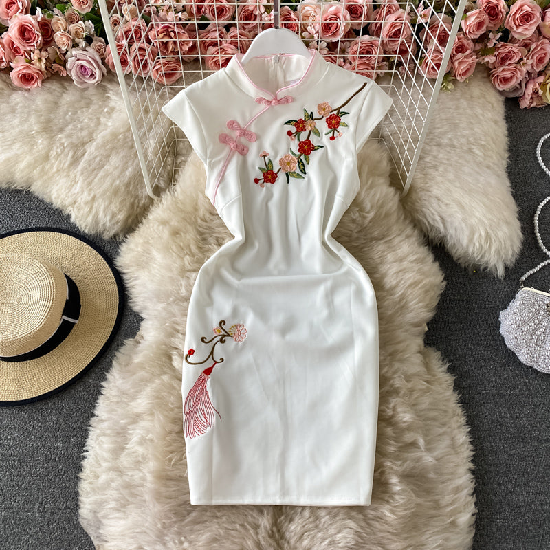 Cheongsam skirt retro stand collar buckle plum blossom embroidery  2754
