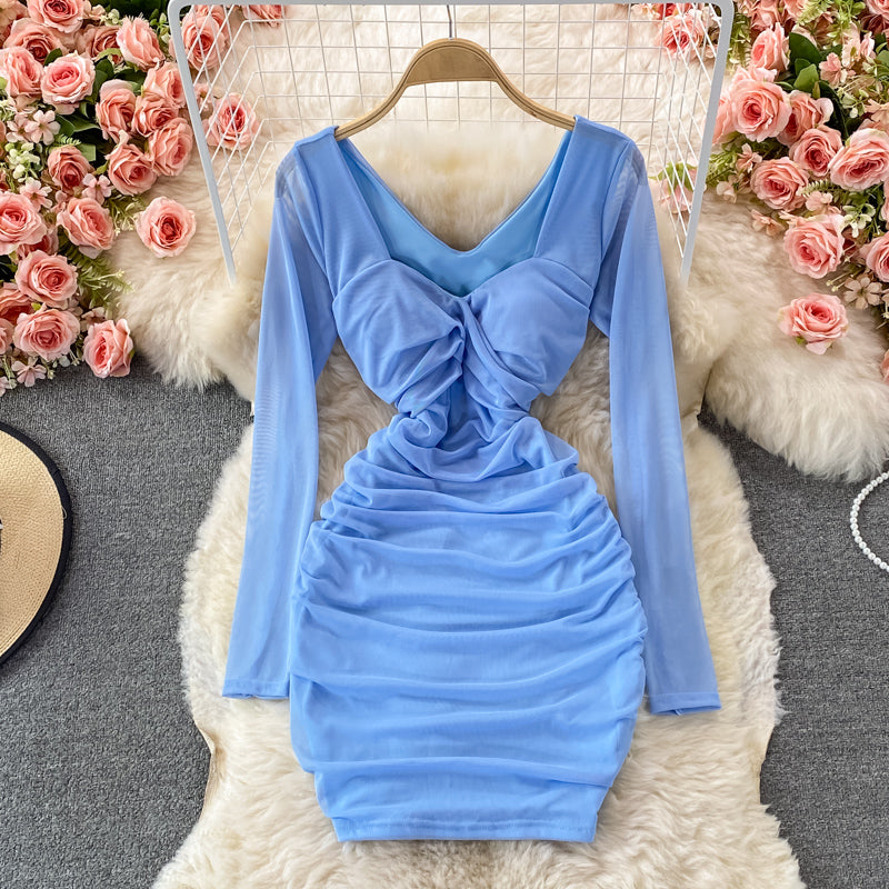 Sexy design, wrinkled and kinked waist, thin square collar and buttocks  2724
