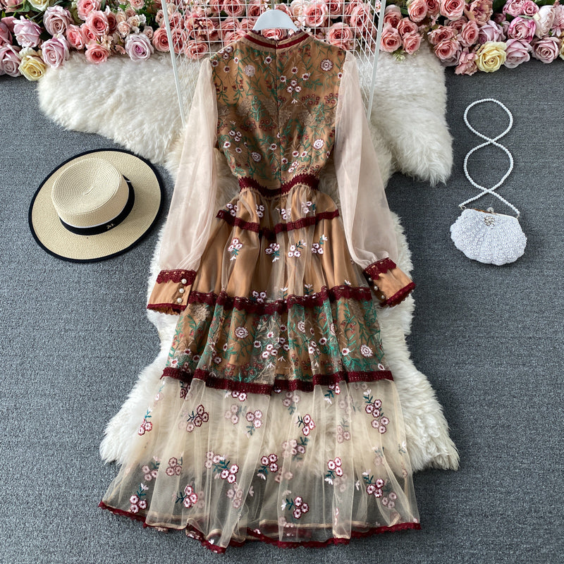 Robe brodée en maille de dentelle de tempérament de célébrité haut de gamme 3169