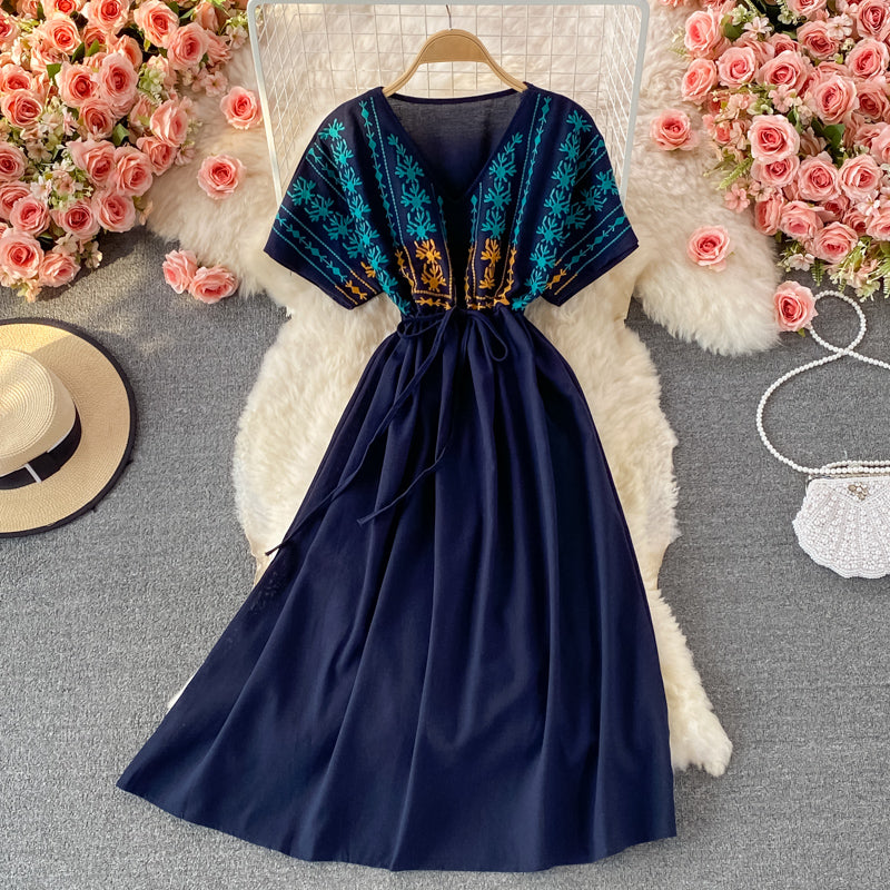 Robe en coton et lin brodée à col en V 3078