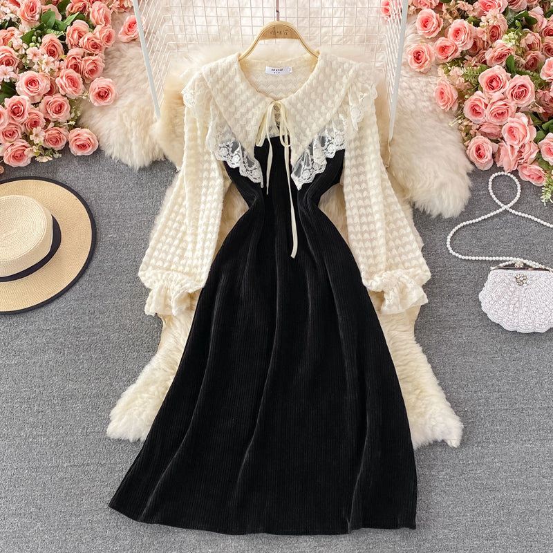 Robe en velours côtelé à col montant et coutures en dentelle 3262