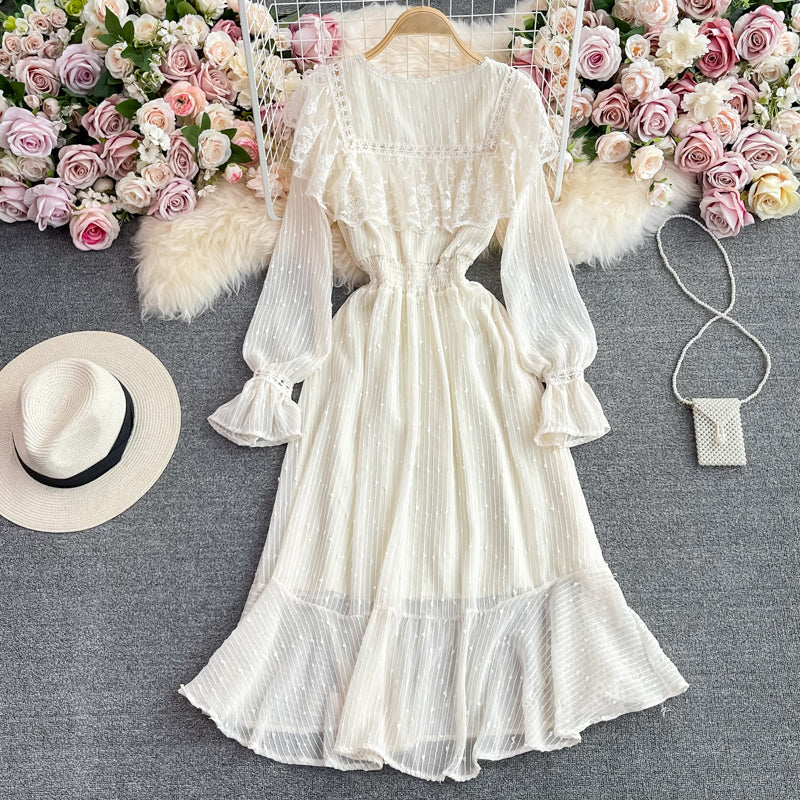 Robe à col en V en dentelle française Jupe trapèze ample à volants 3111