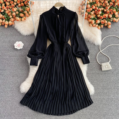 Robe plissée taille fine, longueur moyenne, manches longues 2997