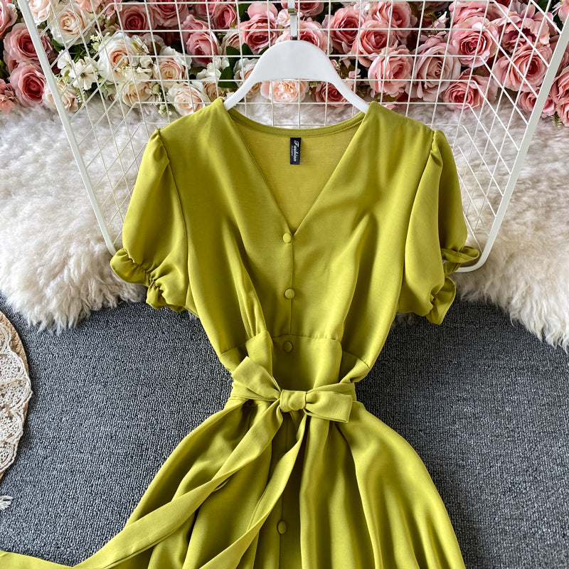 Robe rétro française rouge à col en V et manches bouffantes 3184