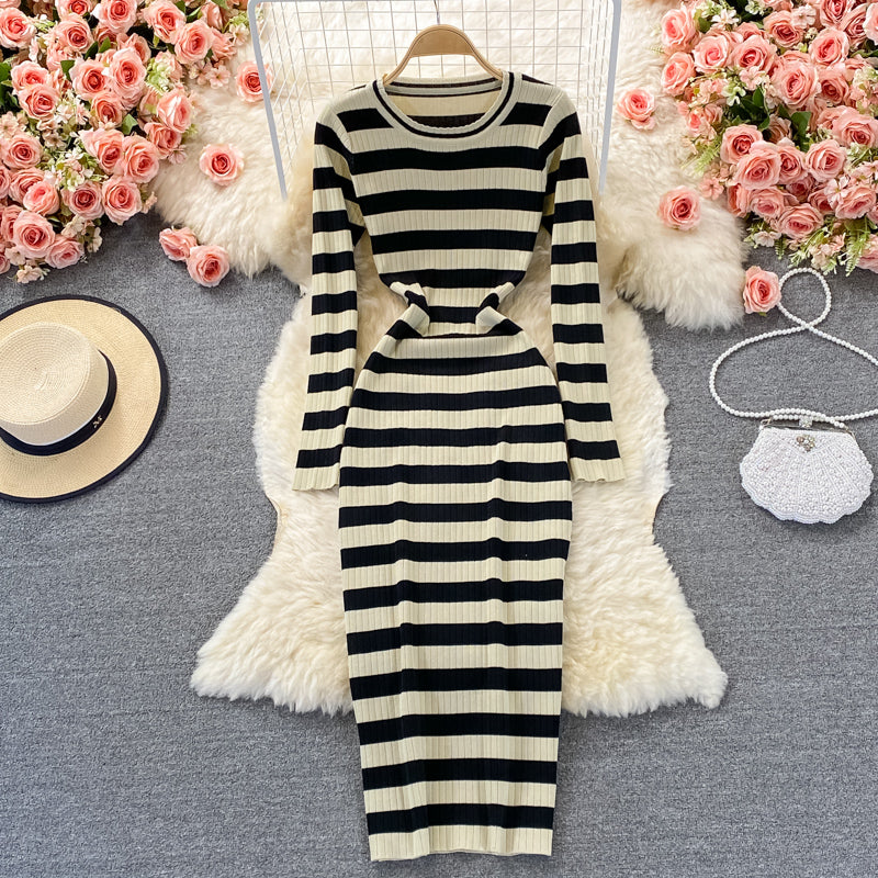Robe en tricot rayée à manches longues et col rond élastique 2853
