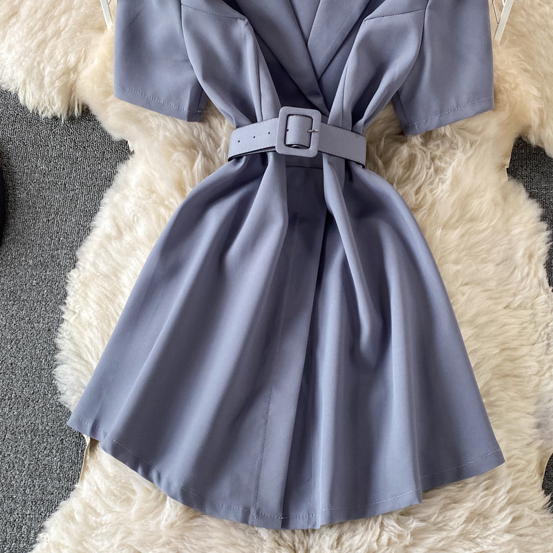 Robe tailleur à manches courtes et taille fine de couleur unie 3197