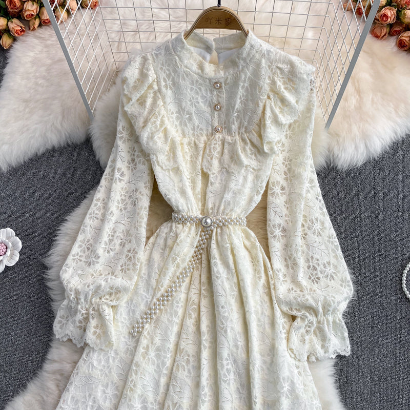 Robe à col montant et dos en dentelle brossée 3022