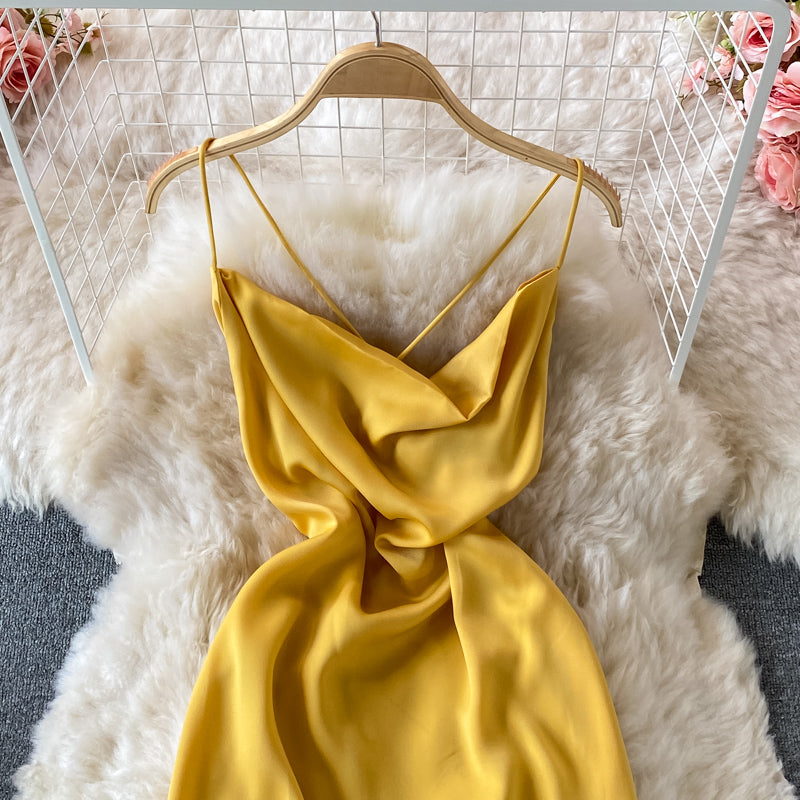 Robe en satin coupe vent douce dos ouvert tempérament mince 3063