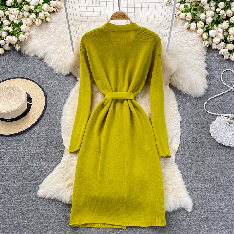 Robe en tricot à col en V de style doux, jupe pull fine et tempérament 3379