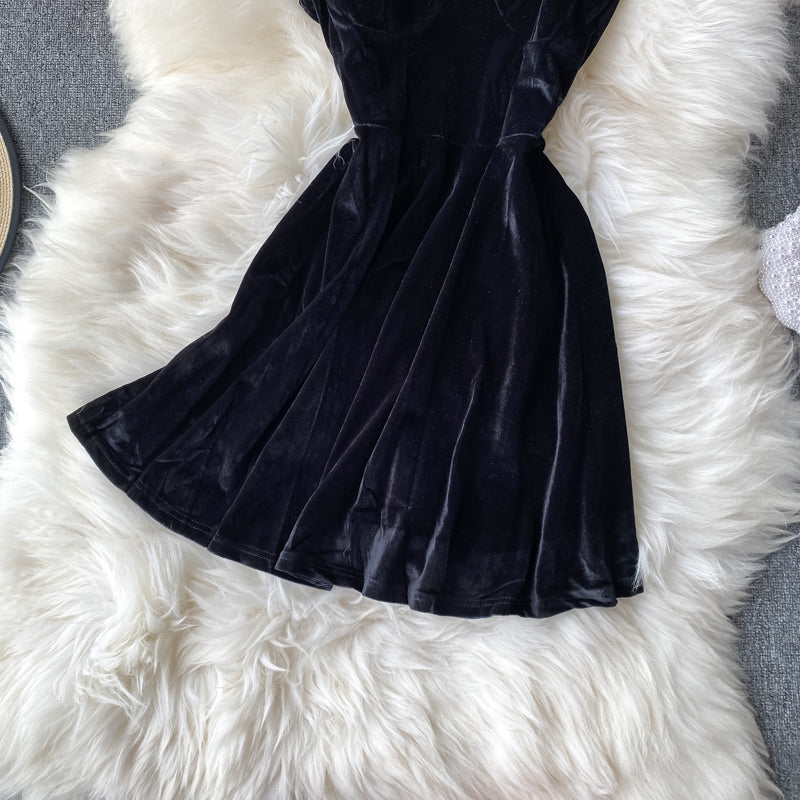Petite robe noire vintage Hepburn 2925