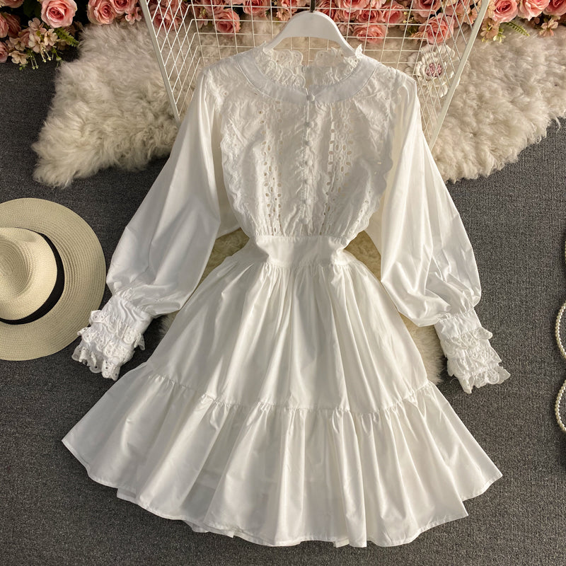 Robe vintage en dentelle à lacets et bordures champignon à manches lanternes 3180