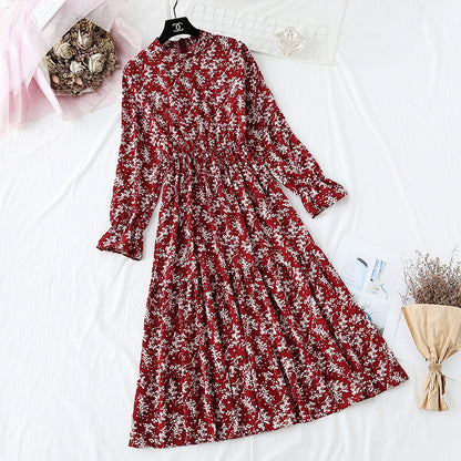 Ein langer Retro-Rock der französischen Minderheit mit einem großen Kleid und einer Fee 2477