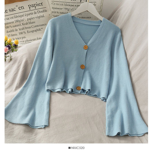 Pull slim à manches courtes et trompette pour femme à trois boutons 1706