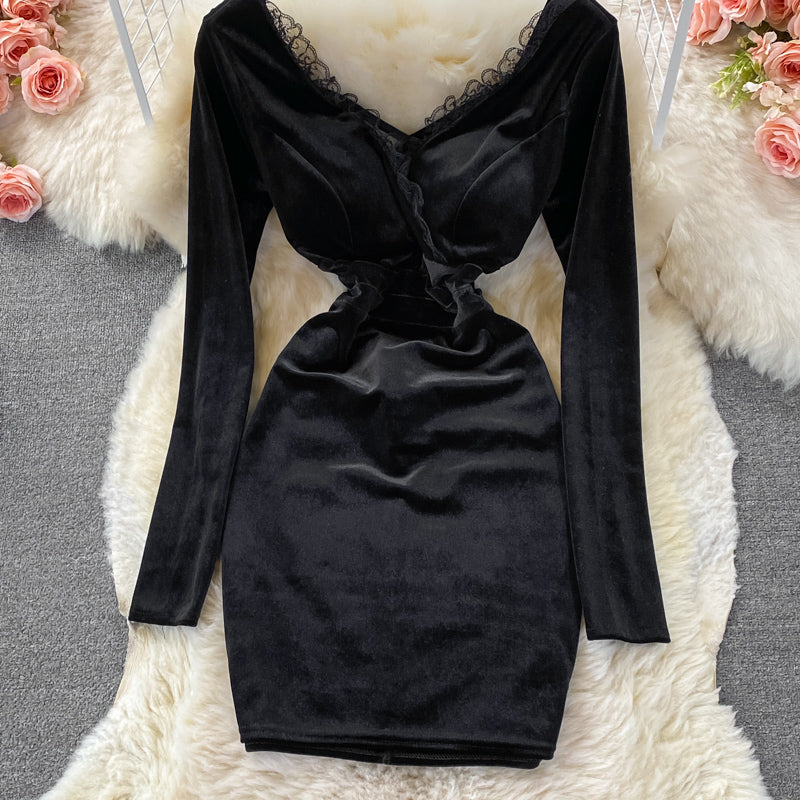 Robe sexy en velours avec décolleté en V profond et dentelle 3102