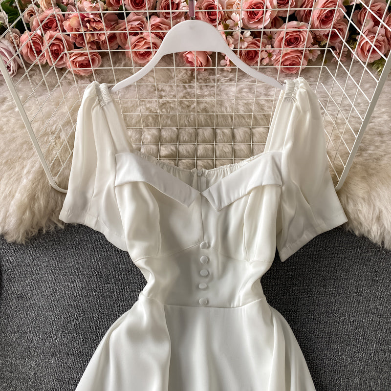 Robe taille fine, style étranger, manches bouffantes, col carré 3045