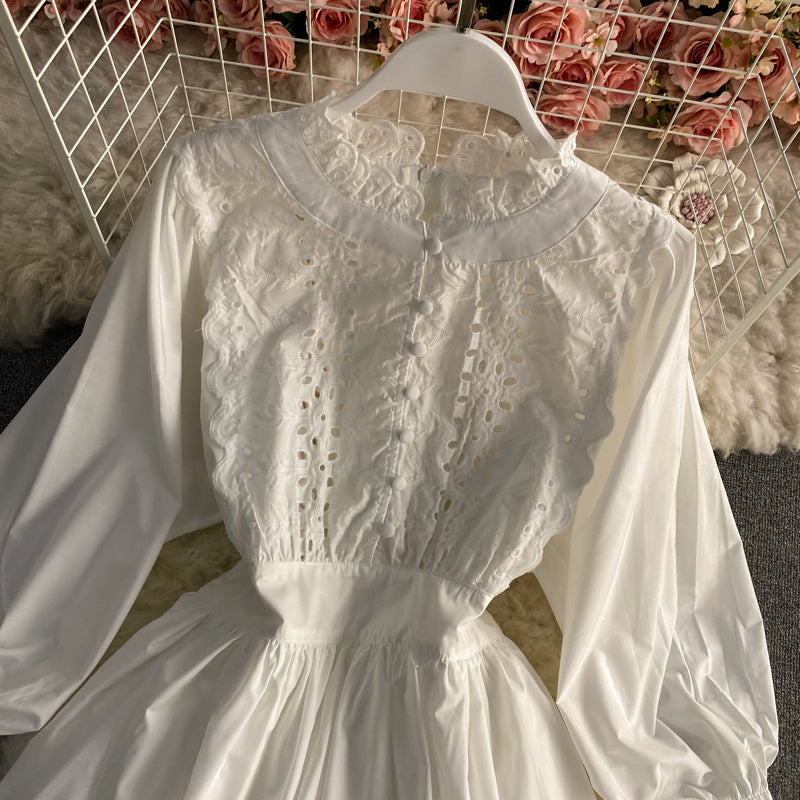 Robe vintage en dentelle à lacets et bordures champignon à manches lanternes 3180
