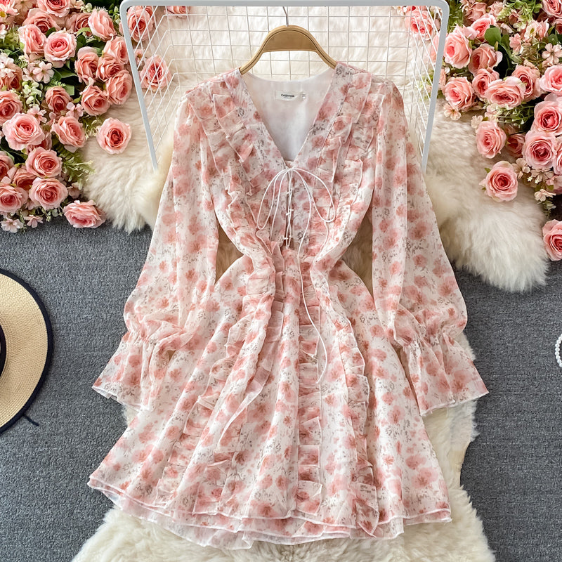 Robe à manches longues et col en V à volants 3079