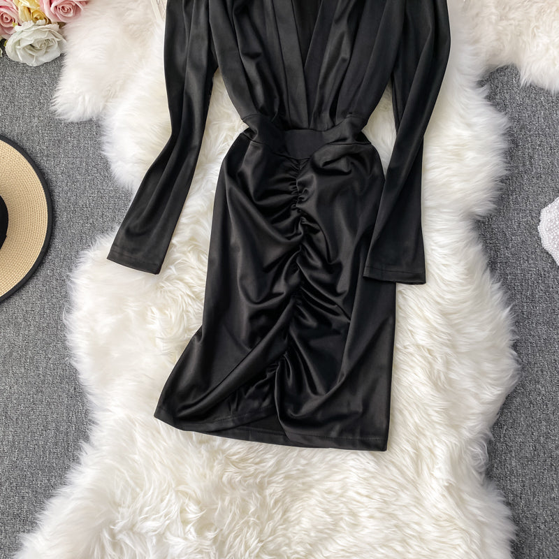 Robe en satin de soie coupe slim à la taille 3143