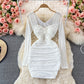 Sexy design, wrinkled and kinked waist, thin square collar and buttocks  2724