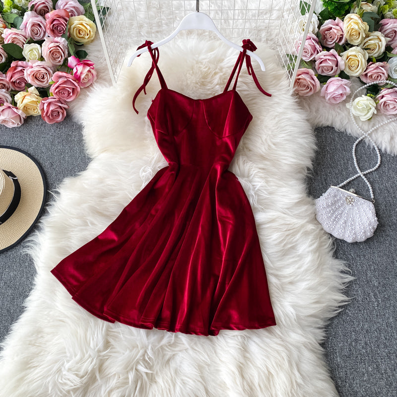 Petite robe noire vintage Hepburn 2925