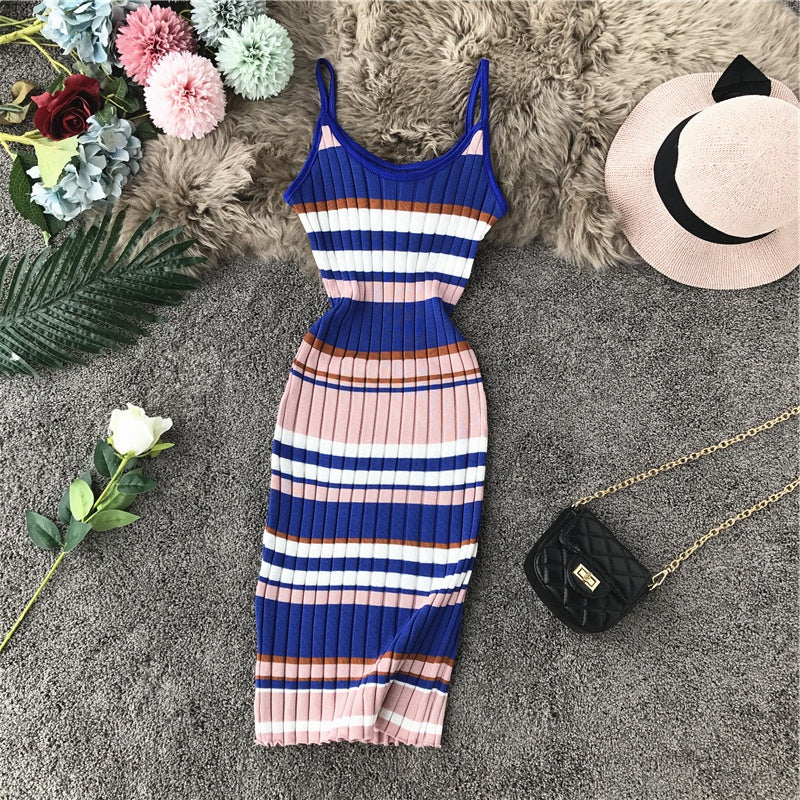 Robe cache-coeur en tricot à bretelles et rayures colorées 3278