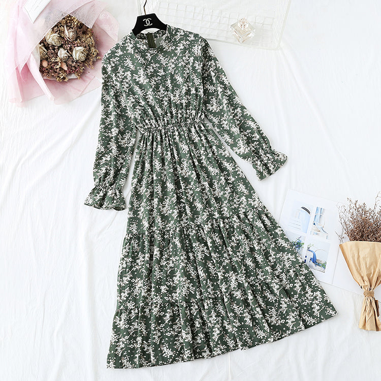 Ein langer Retro-Rock der französischen Minderheit mit einem großen Kleid und einer Fee 2477