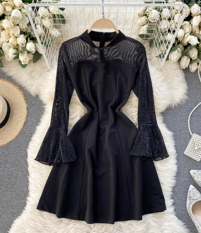 Robe noire à manches longues coupe A 1299