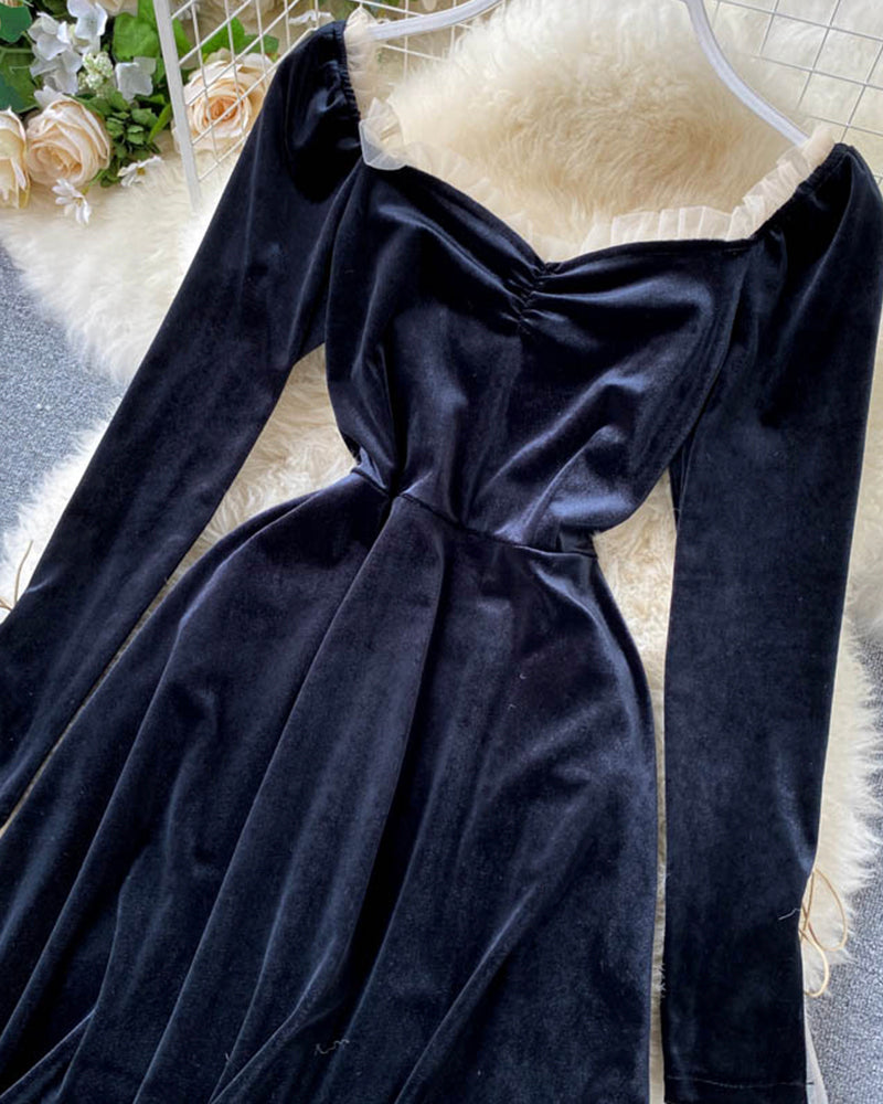 Black velvet long sleeve dress  1021