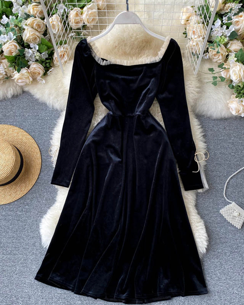 Black velvet long sleeve dress  1021