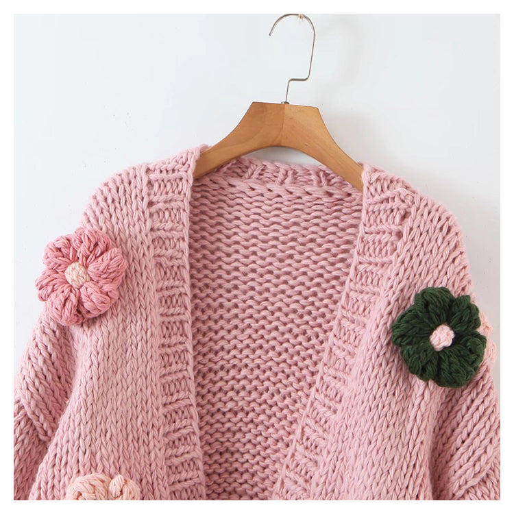 Cardigan tricoté à l'aiguille épaisse avec motif floral tridimensionnel 7374
