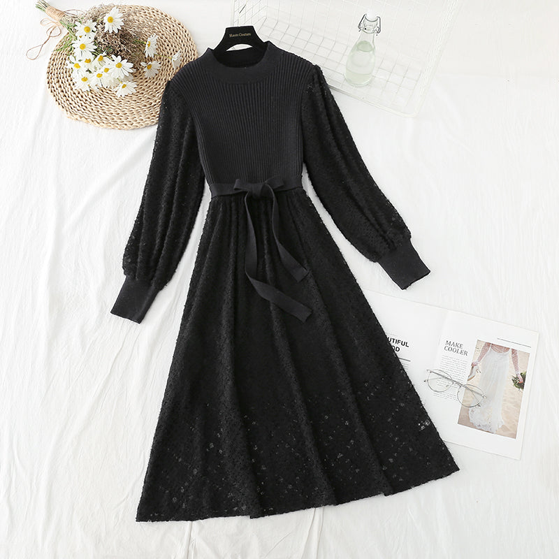 Robe en tricot avec coutures en dentelle 4788